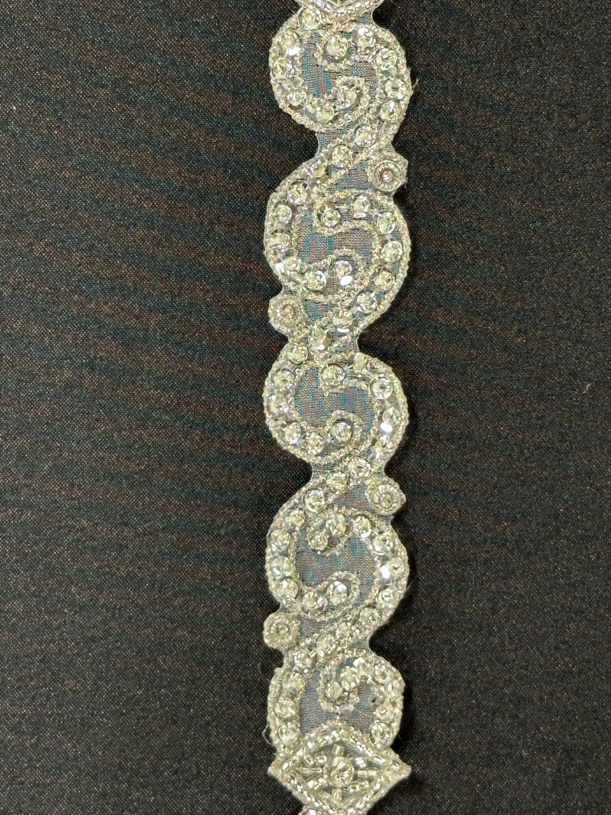 Elfenbeinfarbener Kristallbesatz – T 407 (CF)