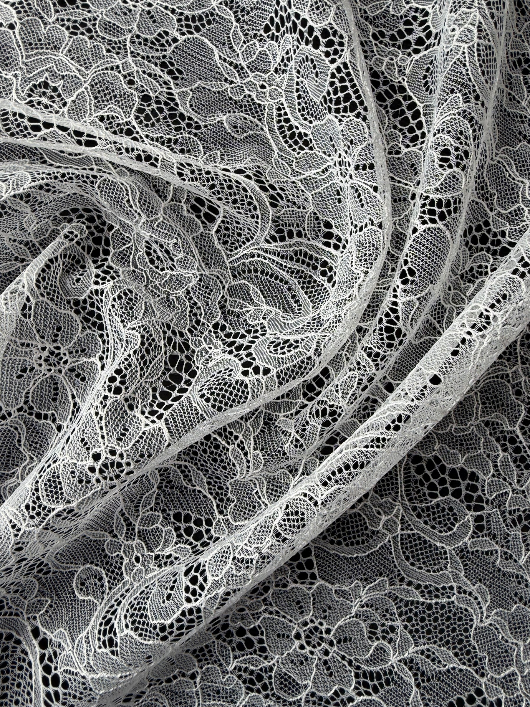Pale Ivory Raschel Lace - P412
