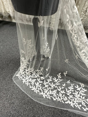 Elfenbeinfarbene bestickte Spitze - Ferris