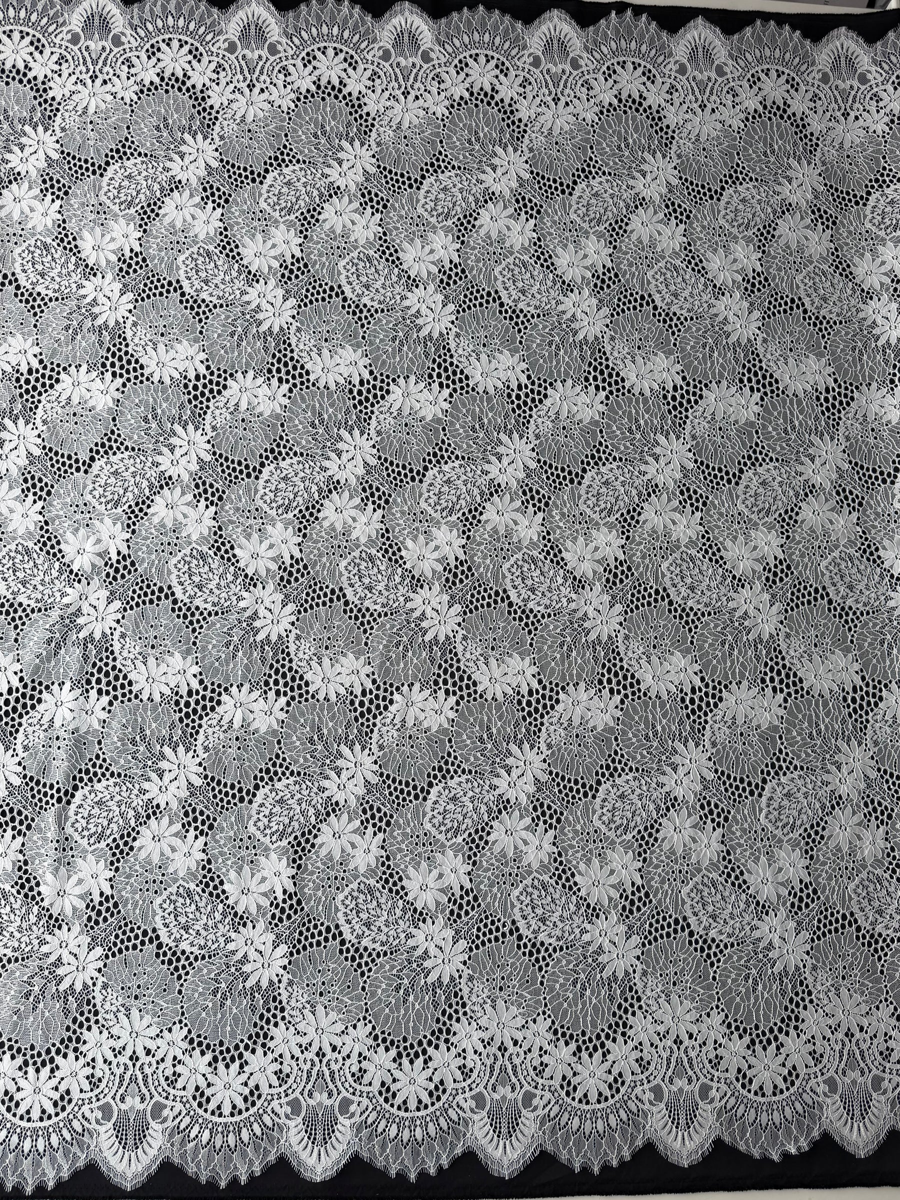 Ivory Lace - LA1013