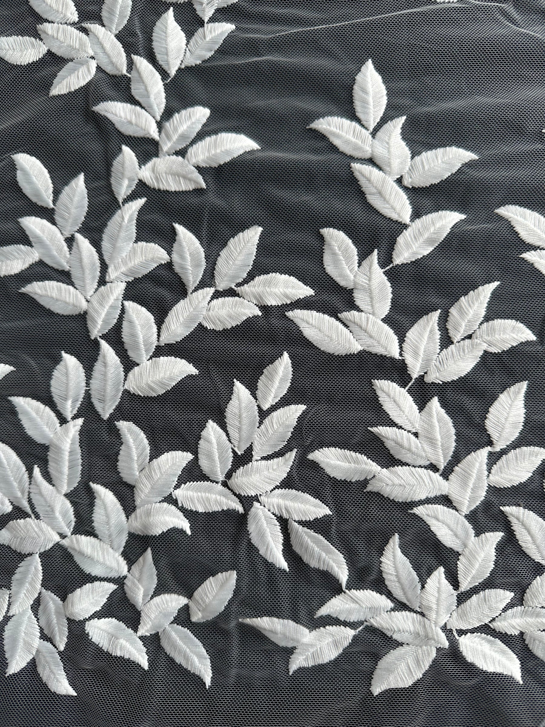 Elfenbeinfarbene bestickte Spitze - Ferris