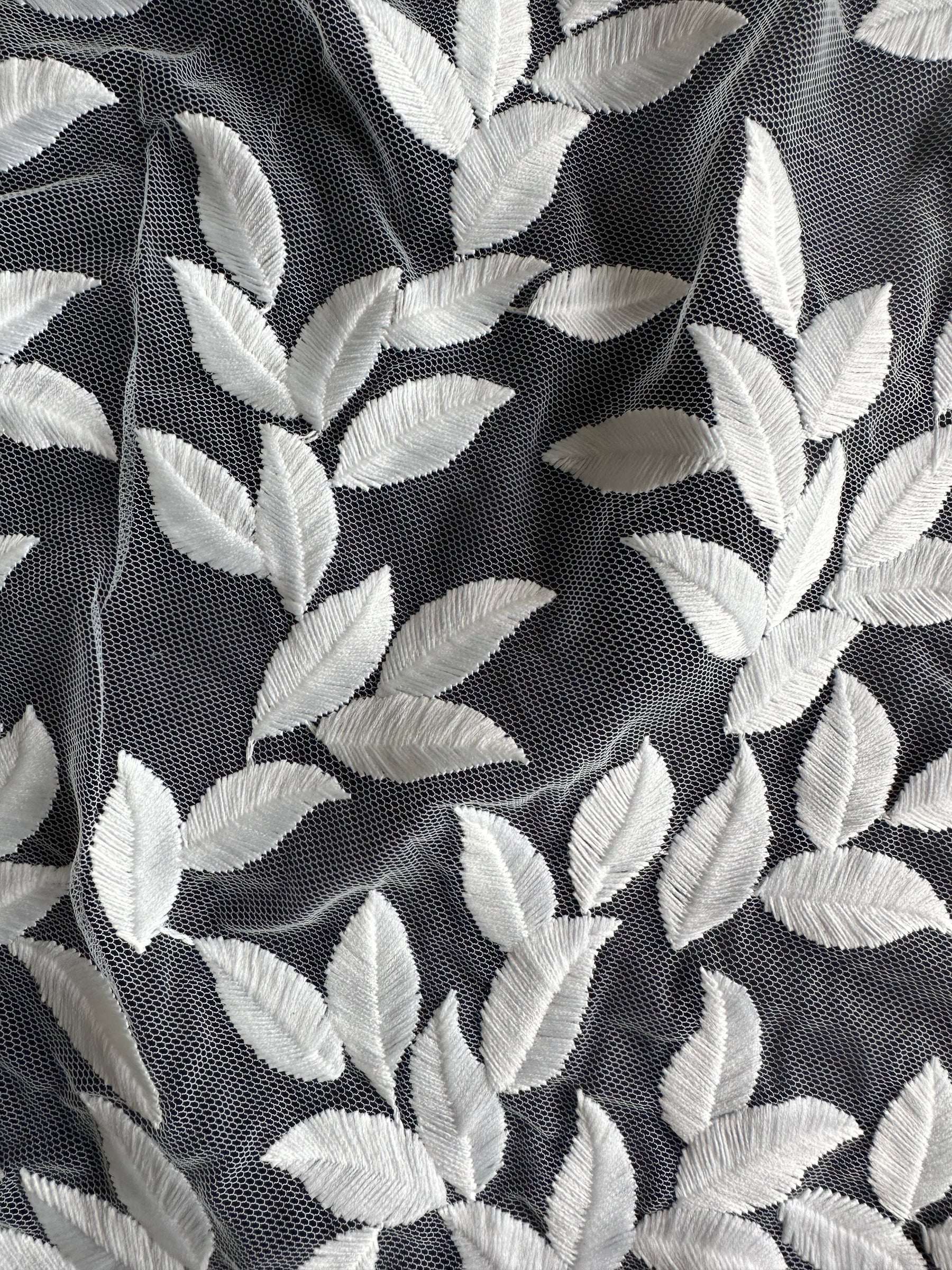 Elfenbeinfarbene bestickte Spitze - Ferris