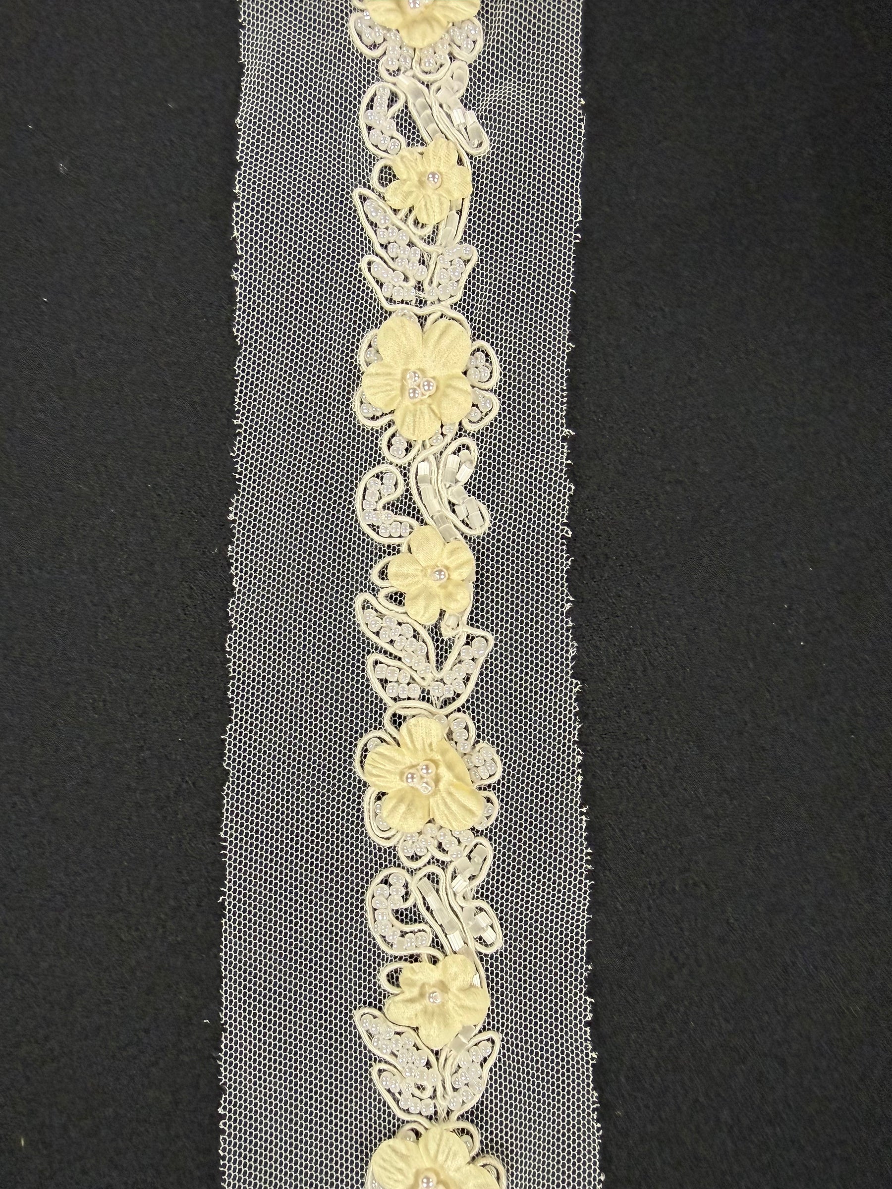 Hellgoldene Perlenkante - T51