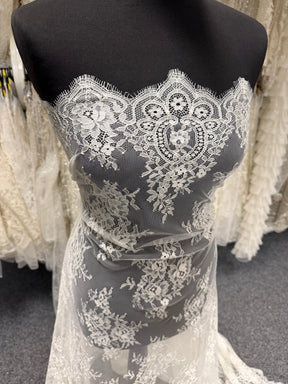 Ivory Raschel Lace - P393