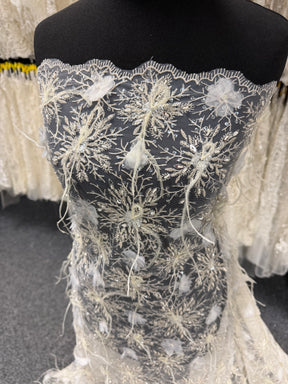 Ivory Feather Lace - P589