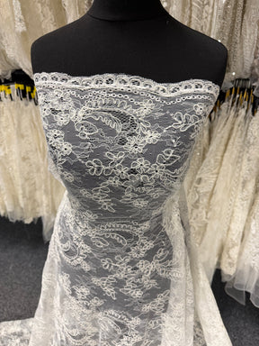 Pale Ivory Corded Lace - P902