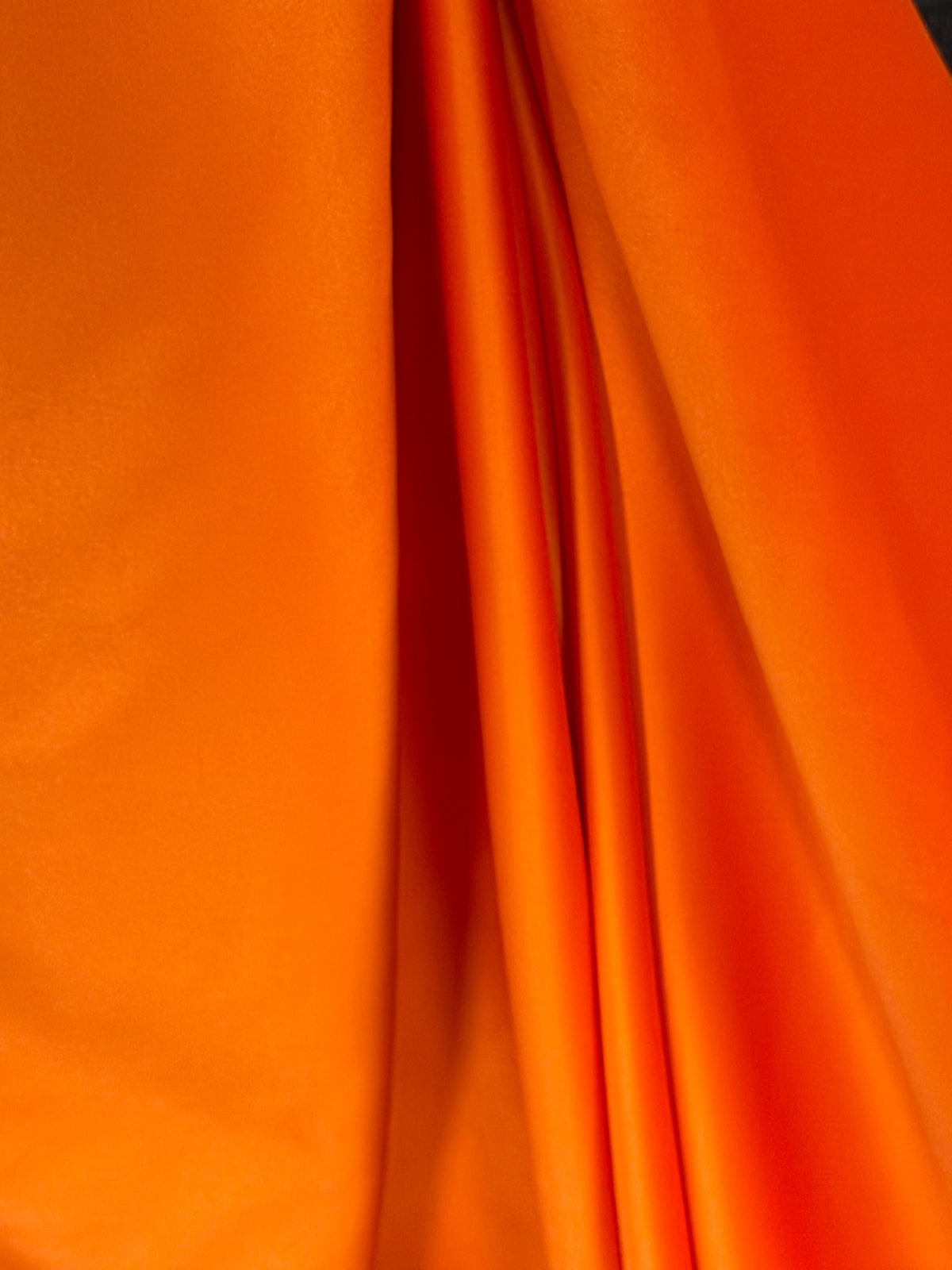Polyester-Satin in Mandarine – Majestic