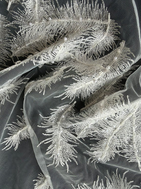Elfenbeinfarbener, bestickter Perlen-Tüll - EB1043
