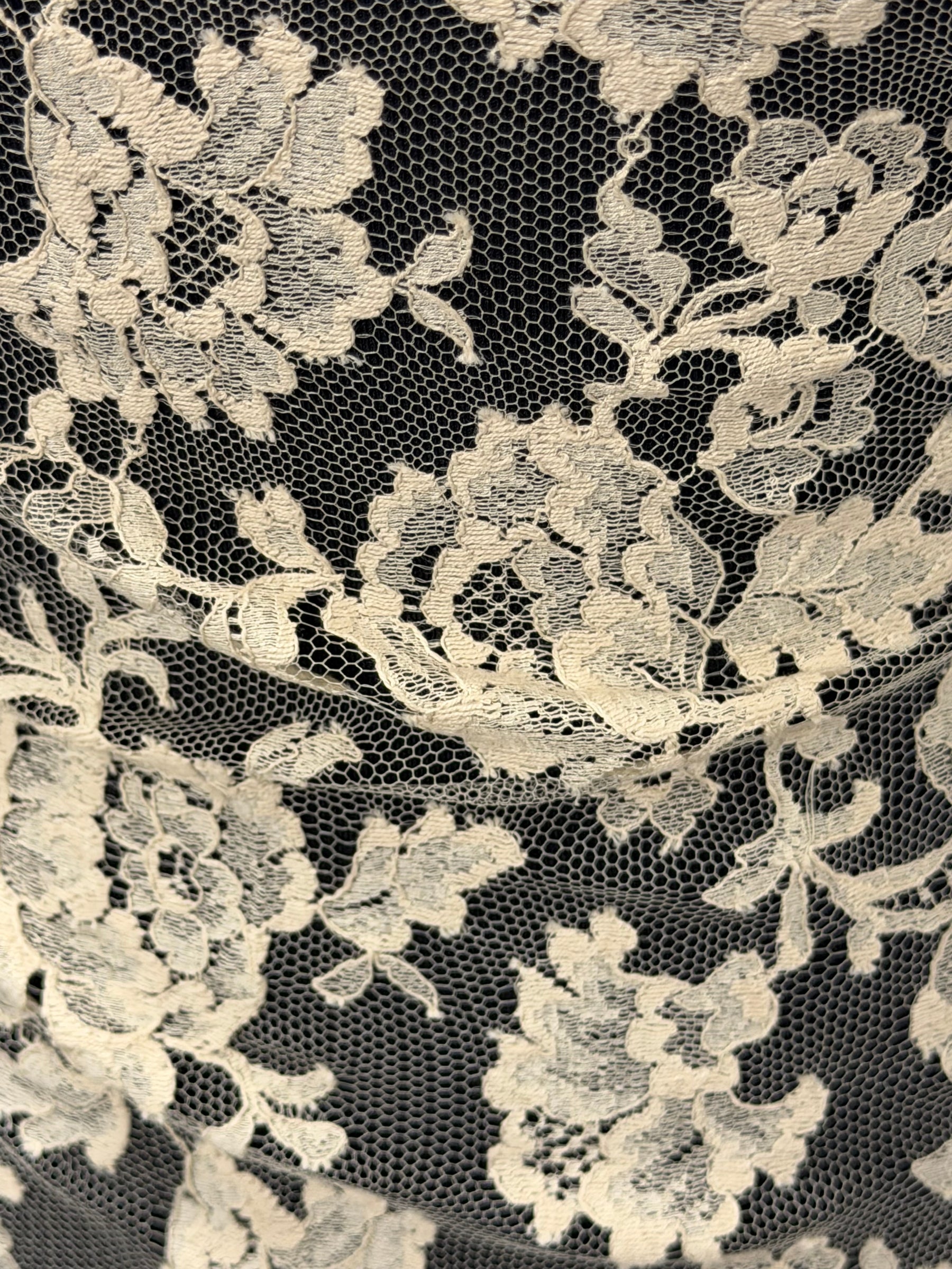 Gold Chantilly Lace - P288