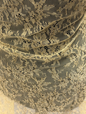 Gold Chantilly Lace - P287