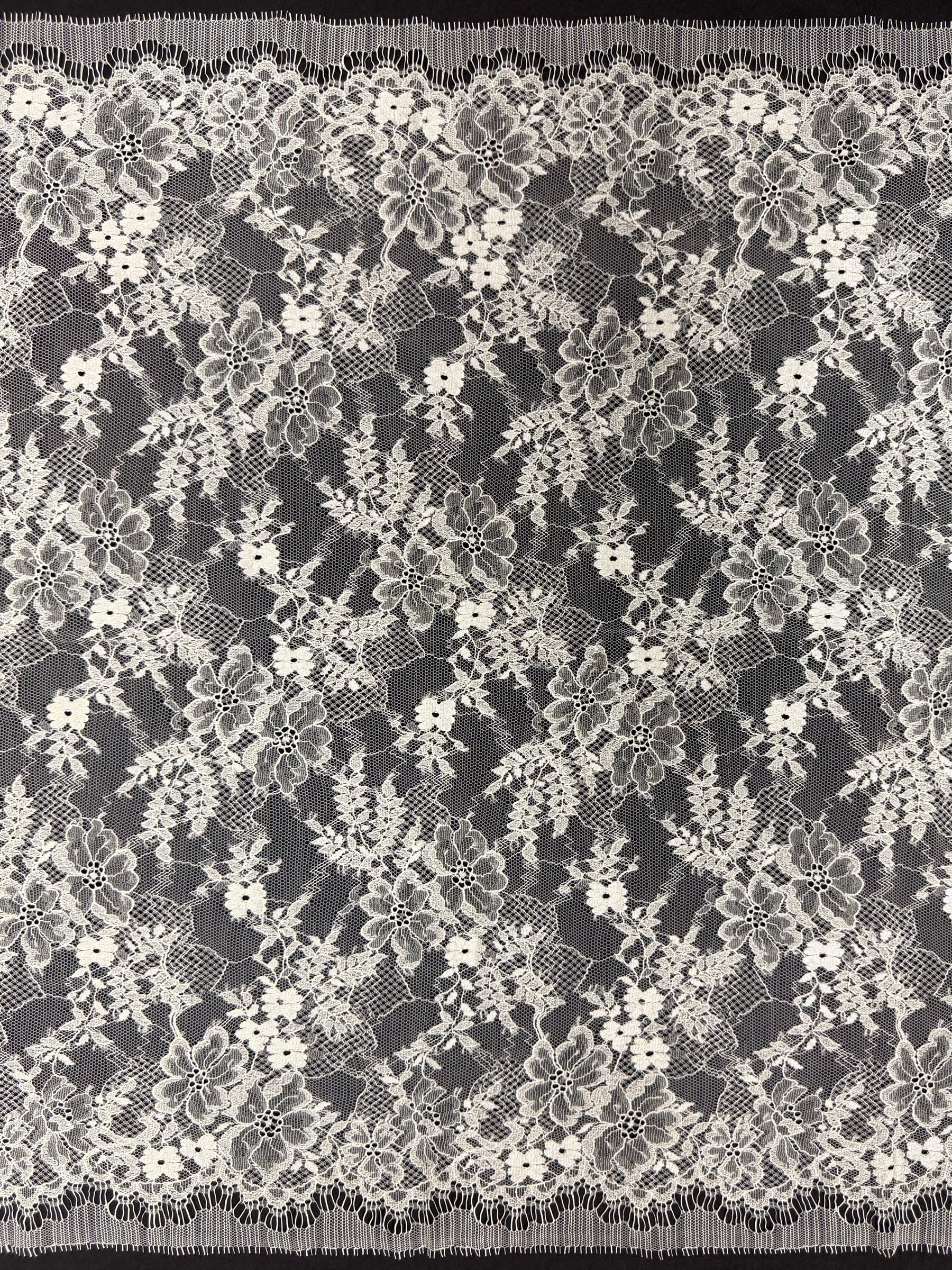 Ivory Leavers Lace - P736