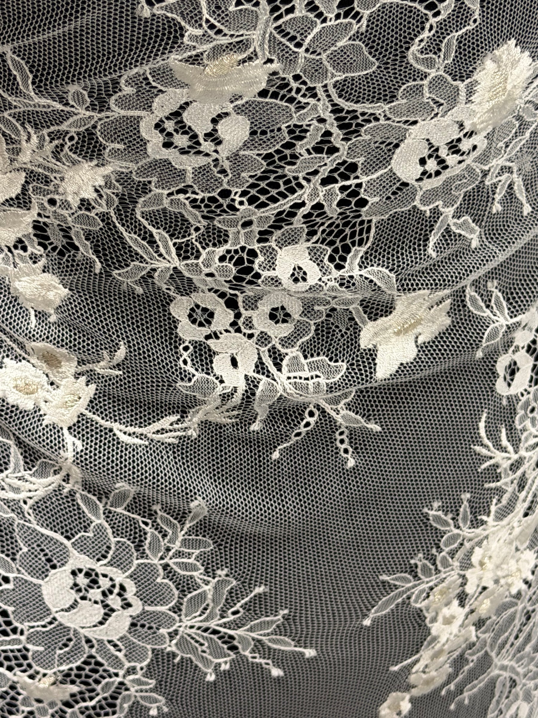 Ivory Embroidered Chantilly Lace - P872