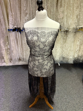Black Chantilly Lace - P725