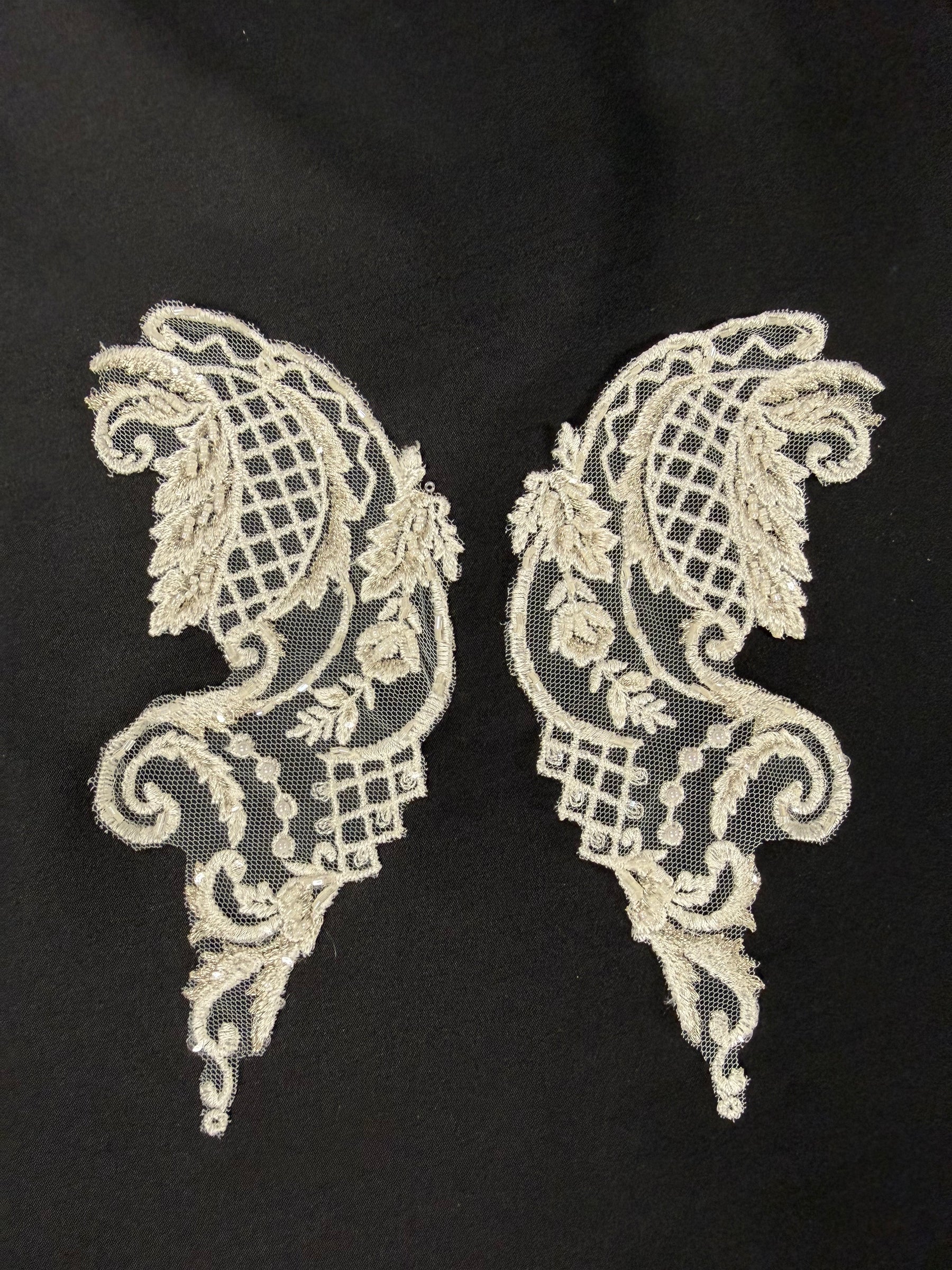 Ivory Beaded Lace Appliques - T550