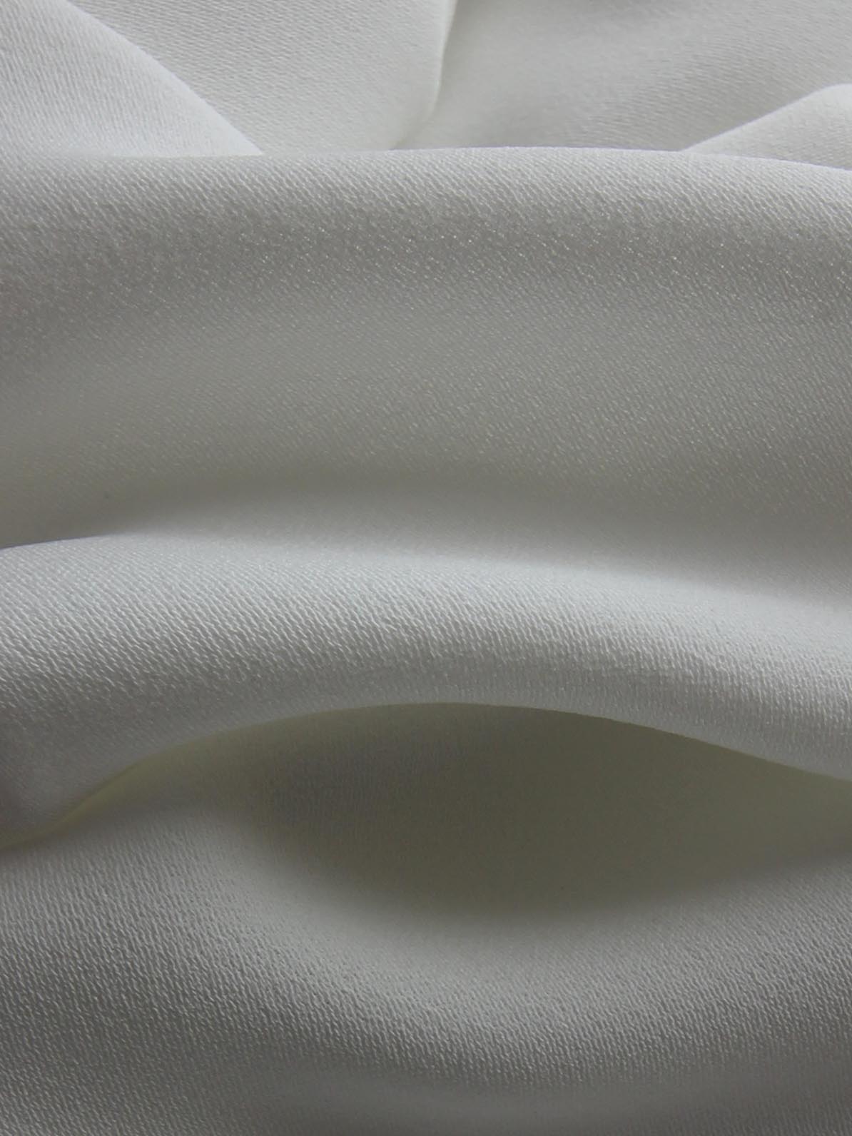 Elfenbeinfarbener Polyesterkrepp – Kuriosität