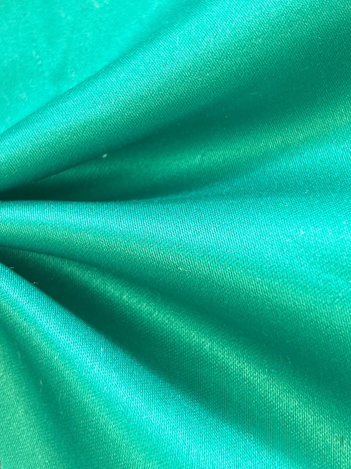Jade-Polyester-Satin – majestätisch