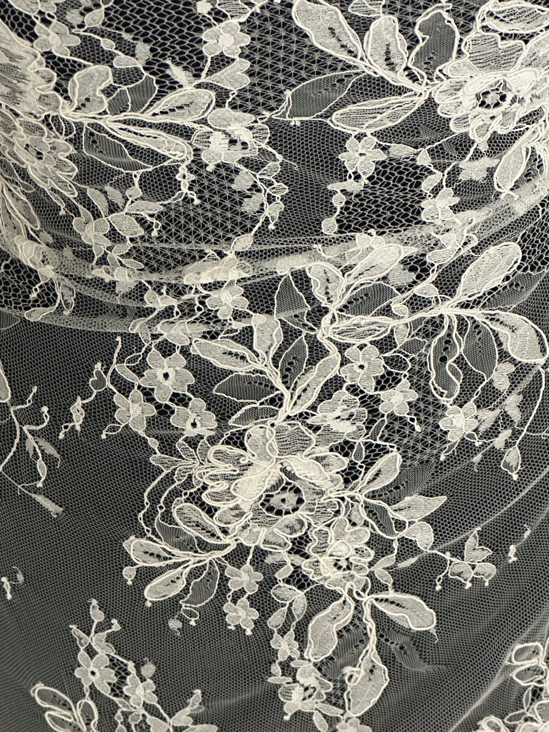 Elfenbeinfarbene Kordel-Raschelspitze - Jara