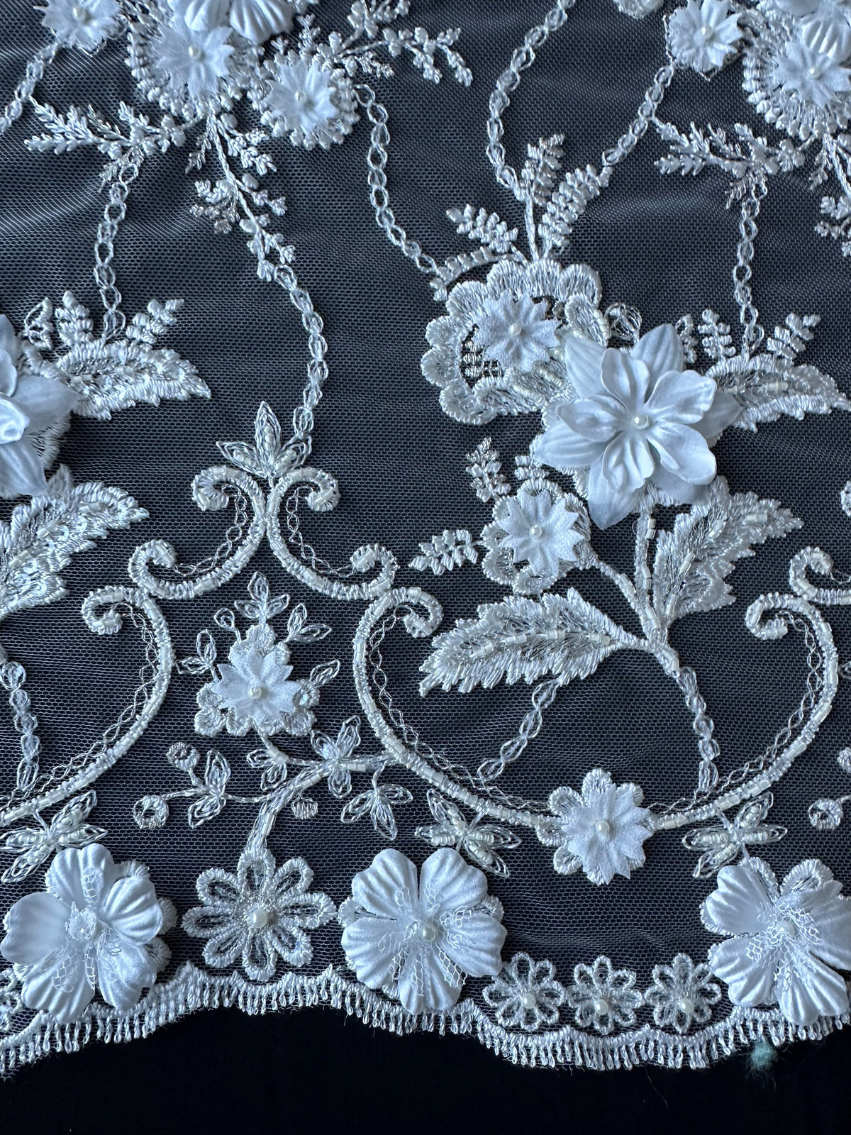 Elfenbeinfarbene Blumenspitze – Genevieve (CF)