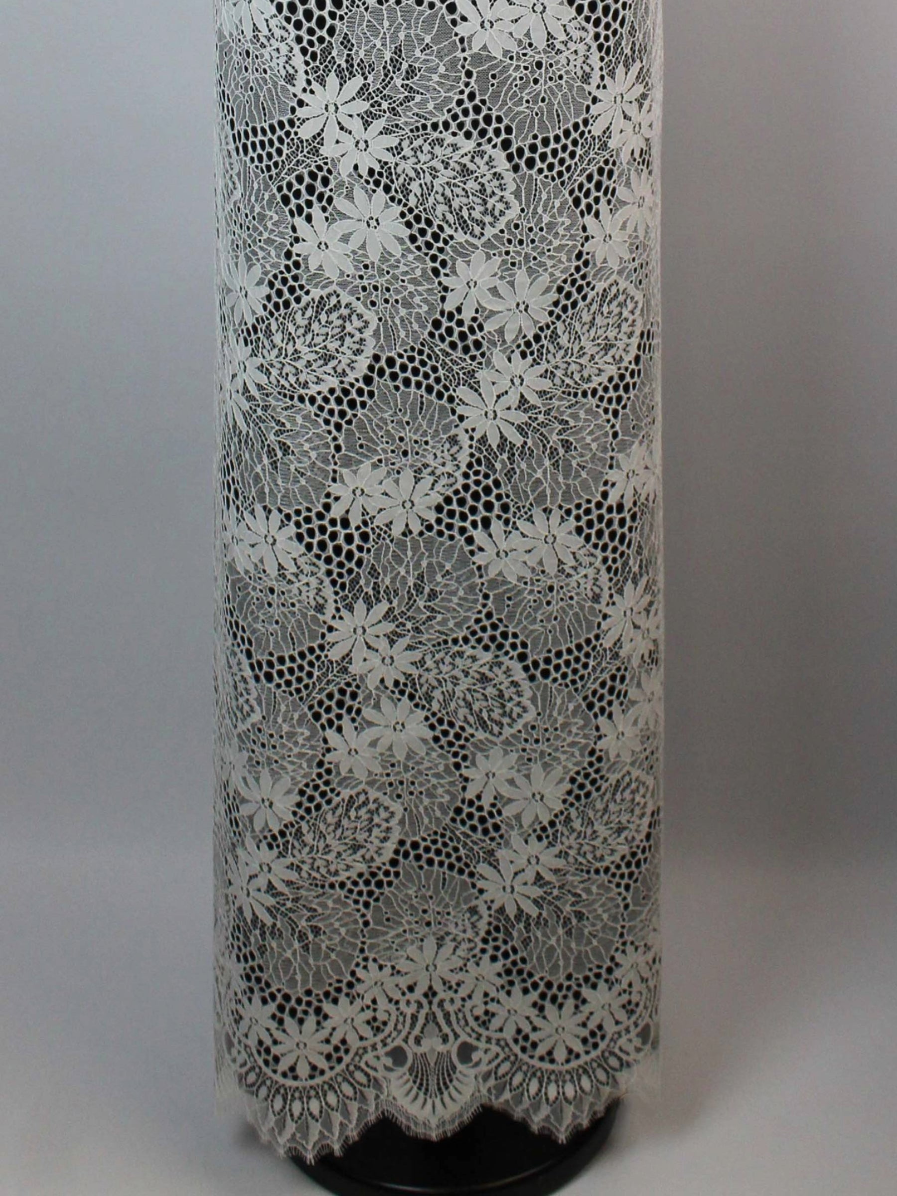 Ivory Lace - LA1013