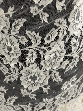 Elfenbeinfarbene Chantilly-Spitze - LA2008