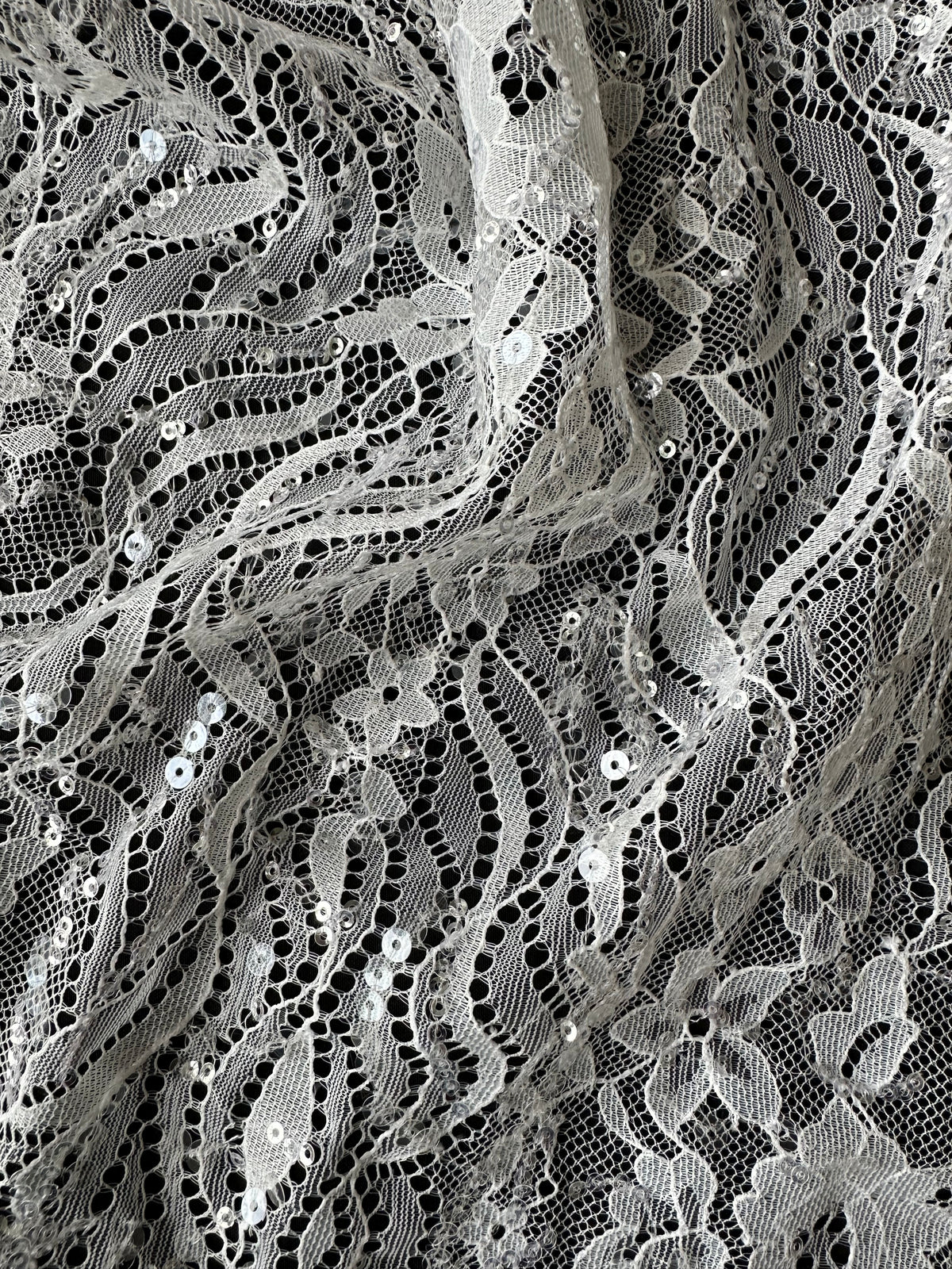 Elfenbein-Pailletten-Spitze – LB6005