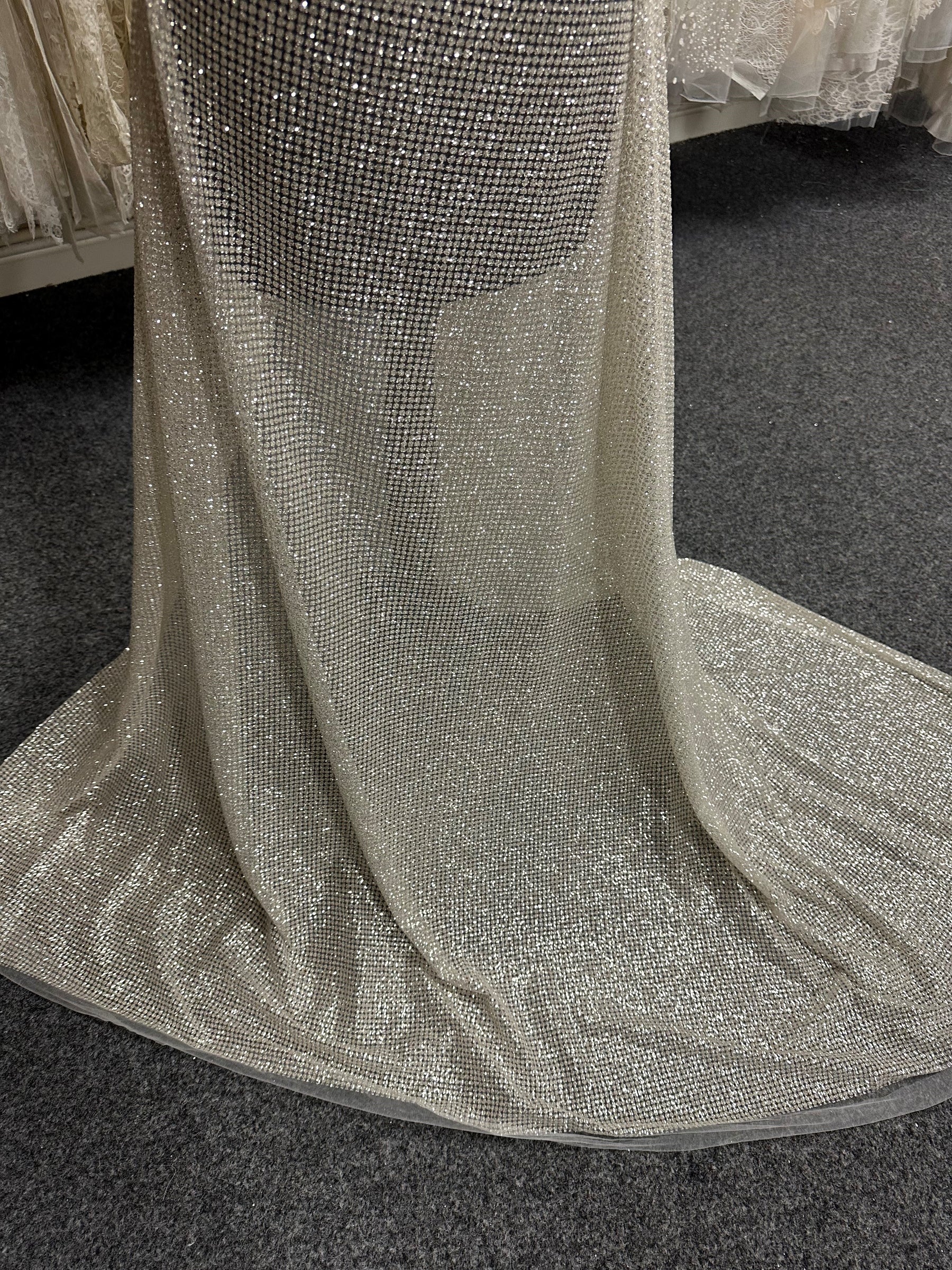 Elfenbeinfarbener Glitzertüll – Leigh