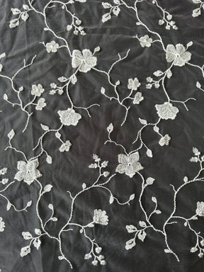 Elfenbeinfarbene französische Stickspitze - Layne