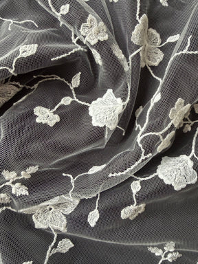 Elfenbeinfarbene französische Stickspitze - Layne