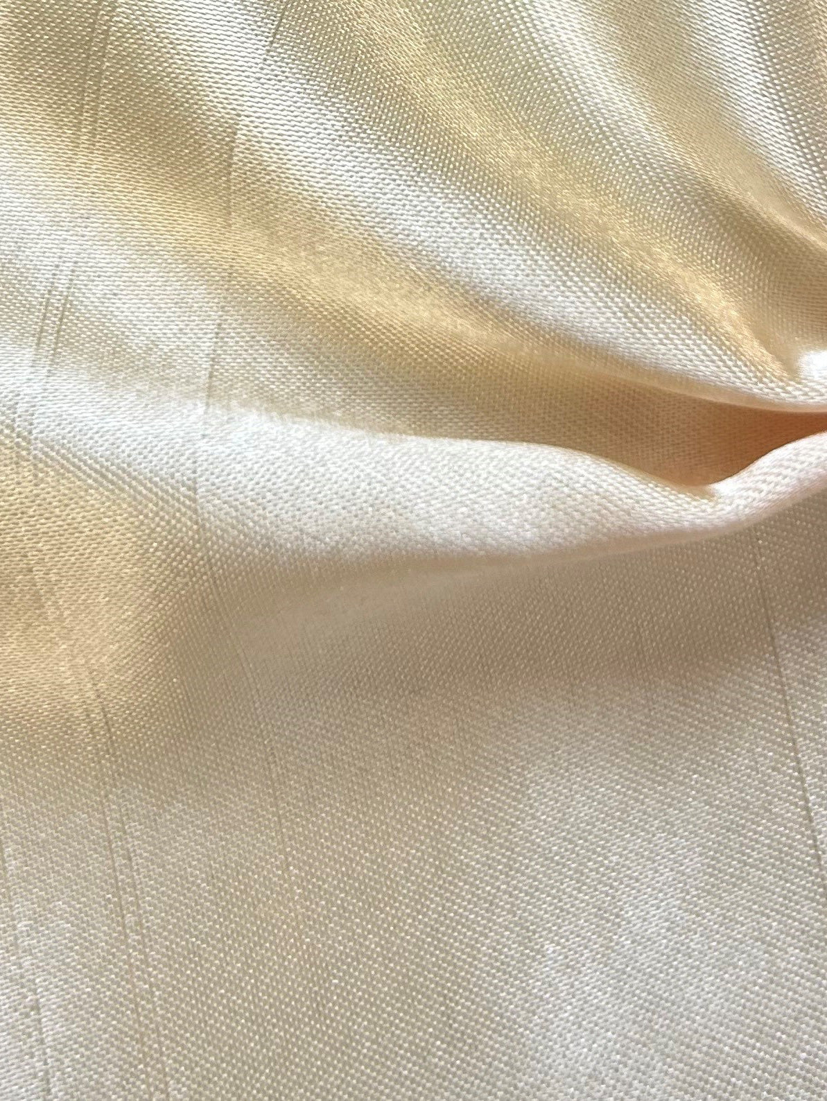 Zitronengelbes Dupion mit Polyester-Satin-Rückseite – Klarheit