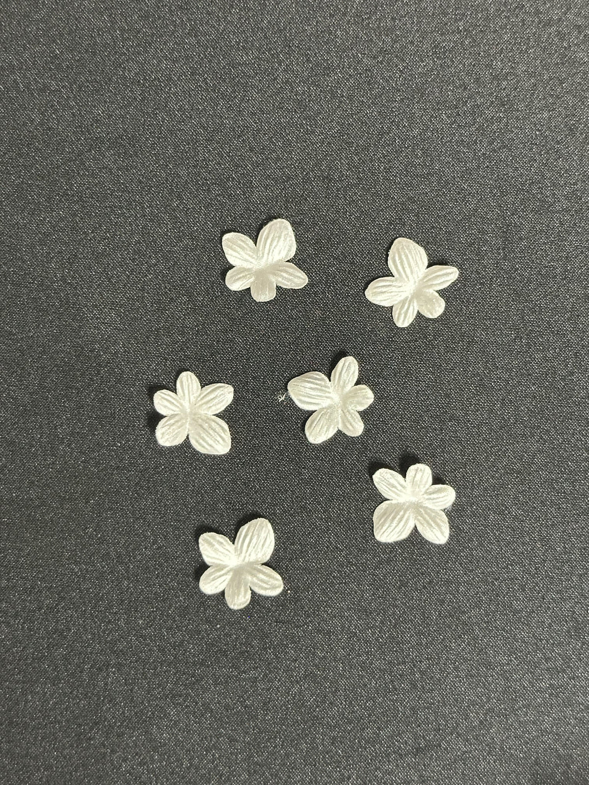 Pale Ivory Laser Cut Flower - MM0028 (pack of 144)
