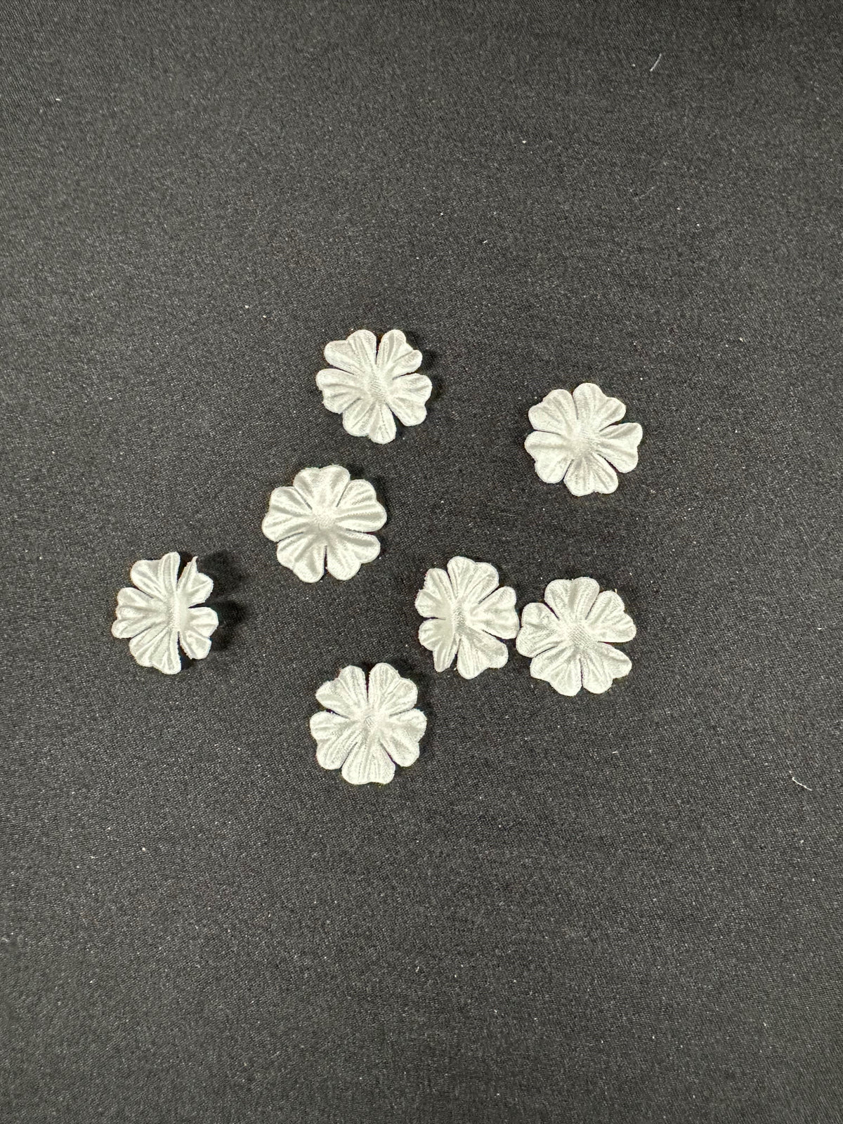 Pale Ivory Laser Cut Flower - MM0027 (pack of 144)