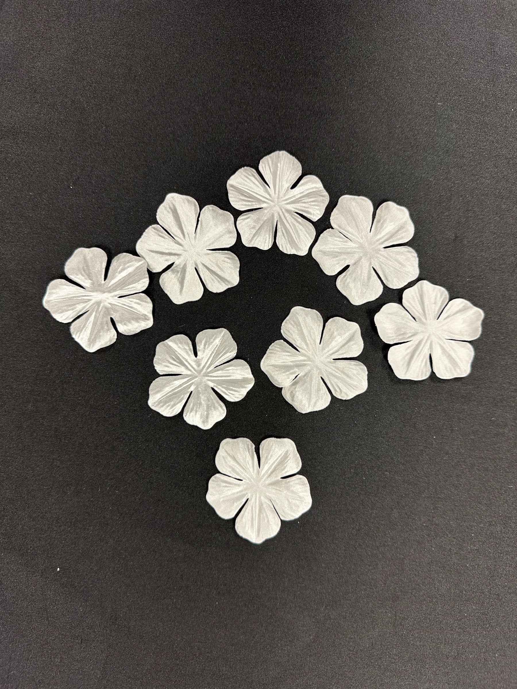Pale Ivory Laser Cut Flower - MM0029 (Pack of 144)