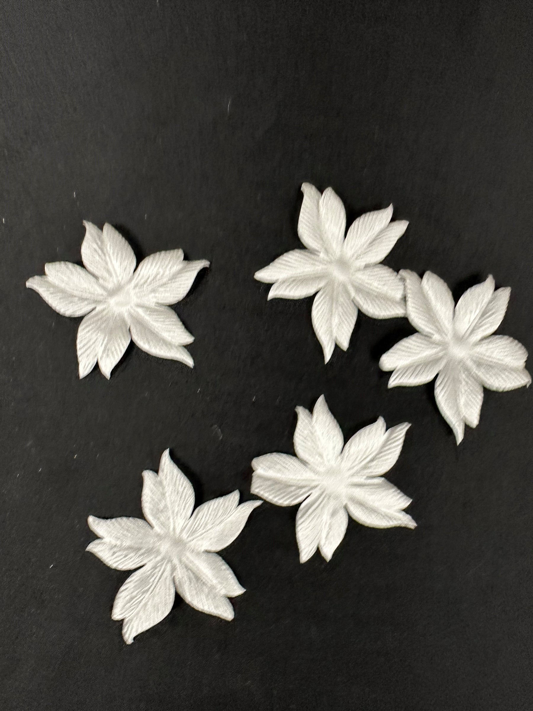 Blass-Elfenbeinfarbene Öko-Blüten mit 6 Blütenblättern - MM0034 (Beutel mit 144 Stück)