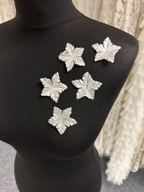 Blass-Elfenbeinfarbene Öko-Blumen mit 5 Blütenblättern - MM0031 (Beutel mit 144 Stück)