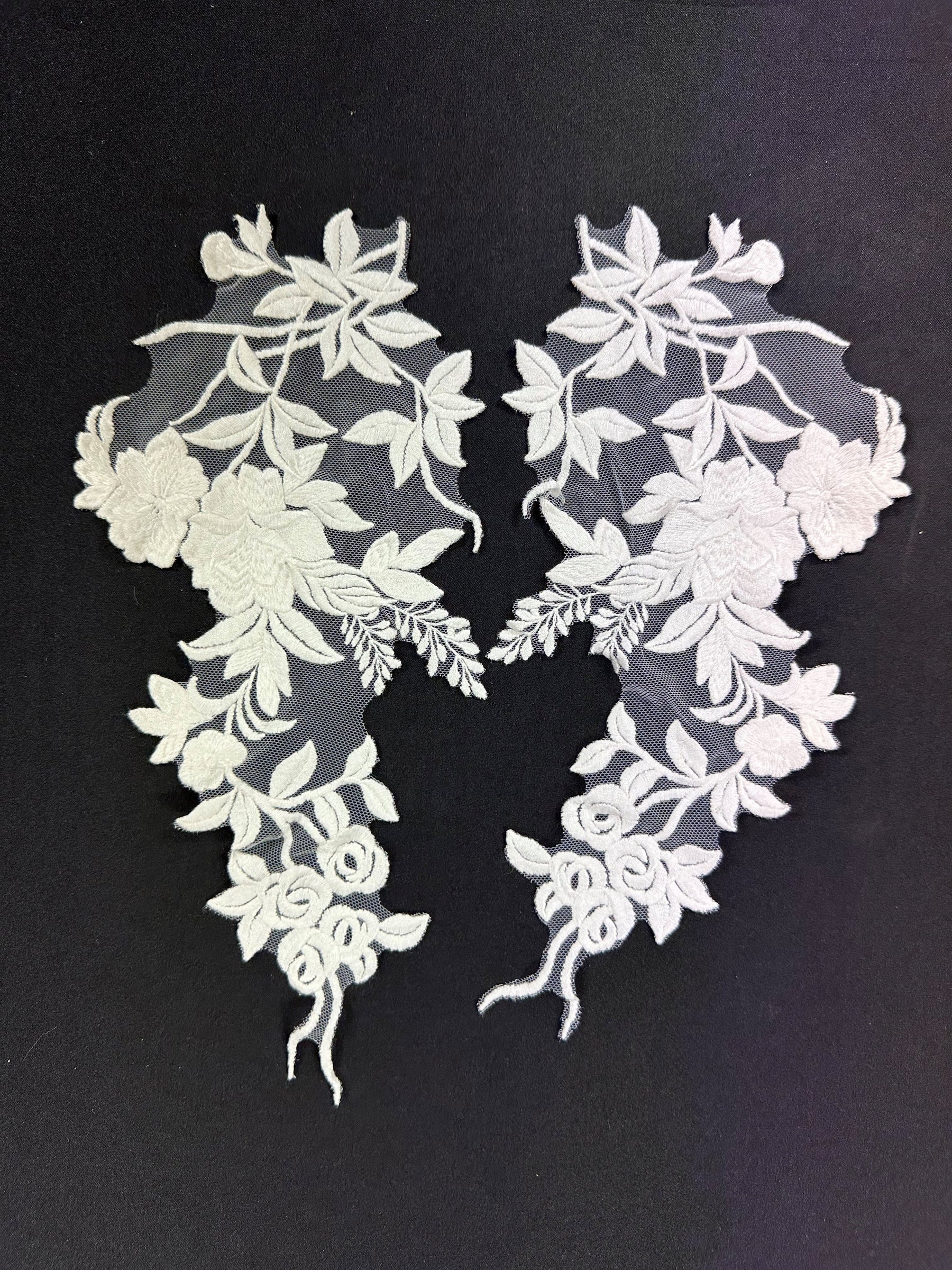 Ivory Embroidered Lace Appliques - MT8011