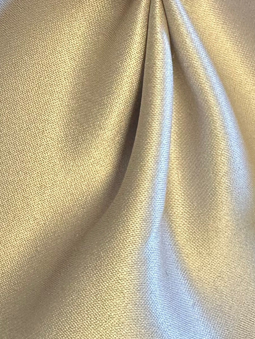 Austernfarbener Polyester-Satin – Majestätisch