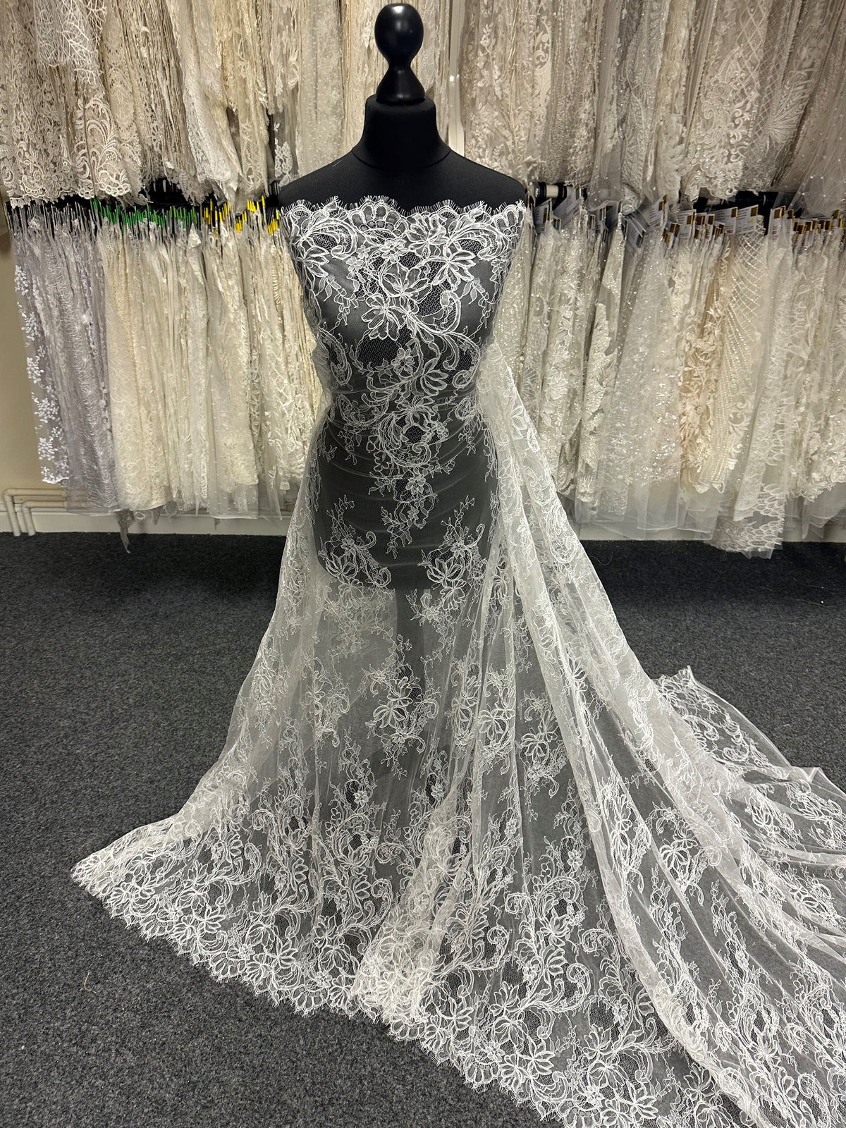 Elfenbeinfarbene Kordelspitze – Mercer