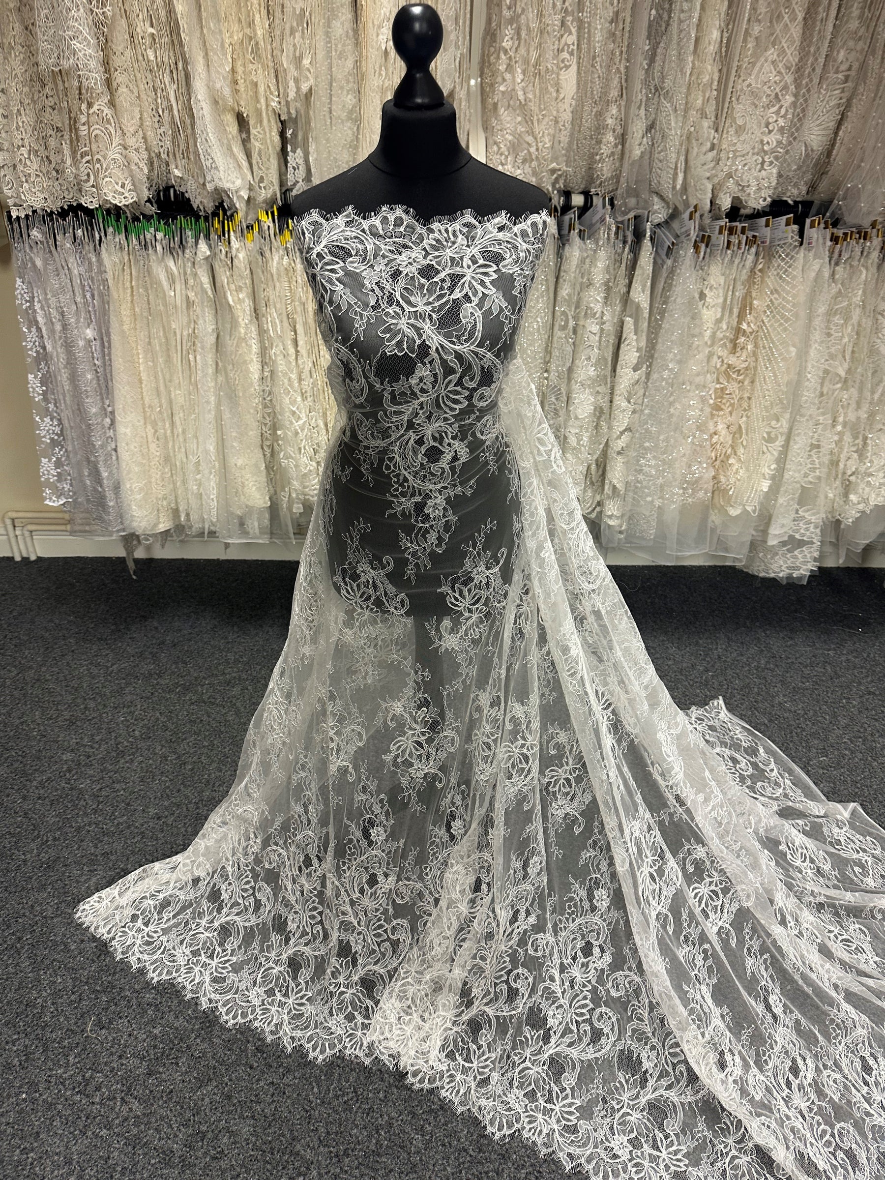 Elfenbeinfarbene Kordelspitze – Mercer