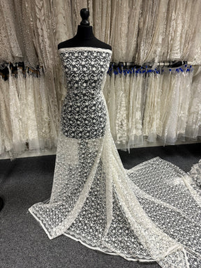 Elfenbeinfarbene, bestickte Blumenspitze - Lizzy