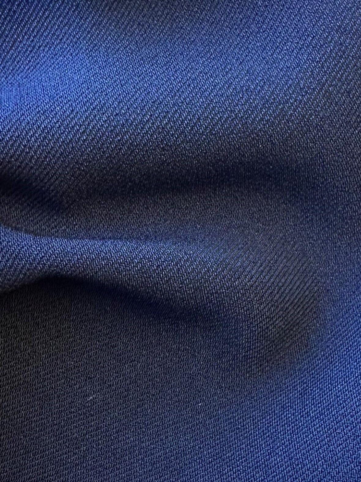 Marineblauer schwerer Stretch-Satin – Diorama