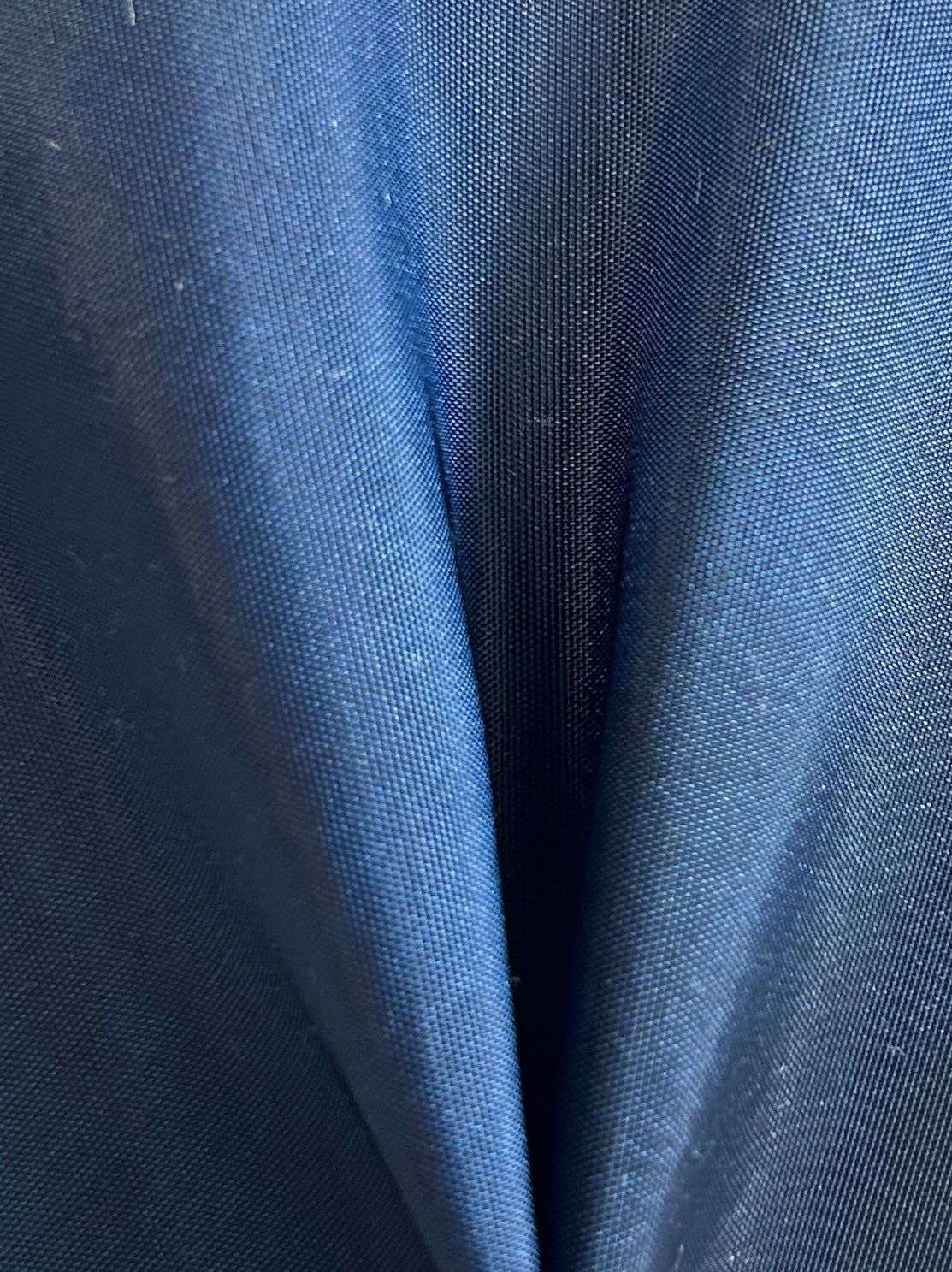 Marineblauer Poly/Nylon-Taft – Radiance