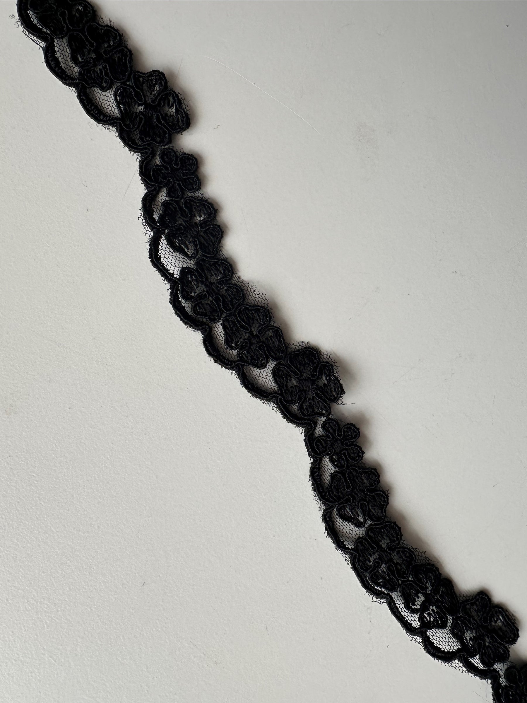 Schwarze Kordelspitze - Nightfall