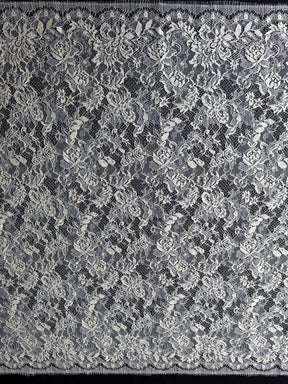 Elfenbeinfarbene Chantilly-Spitze - P173N
