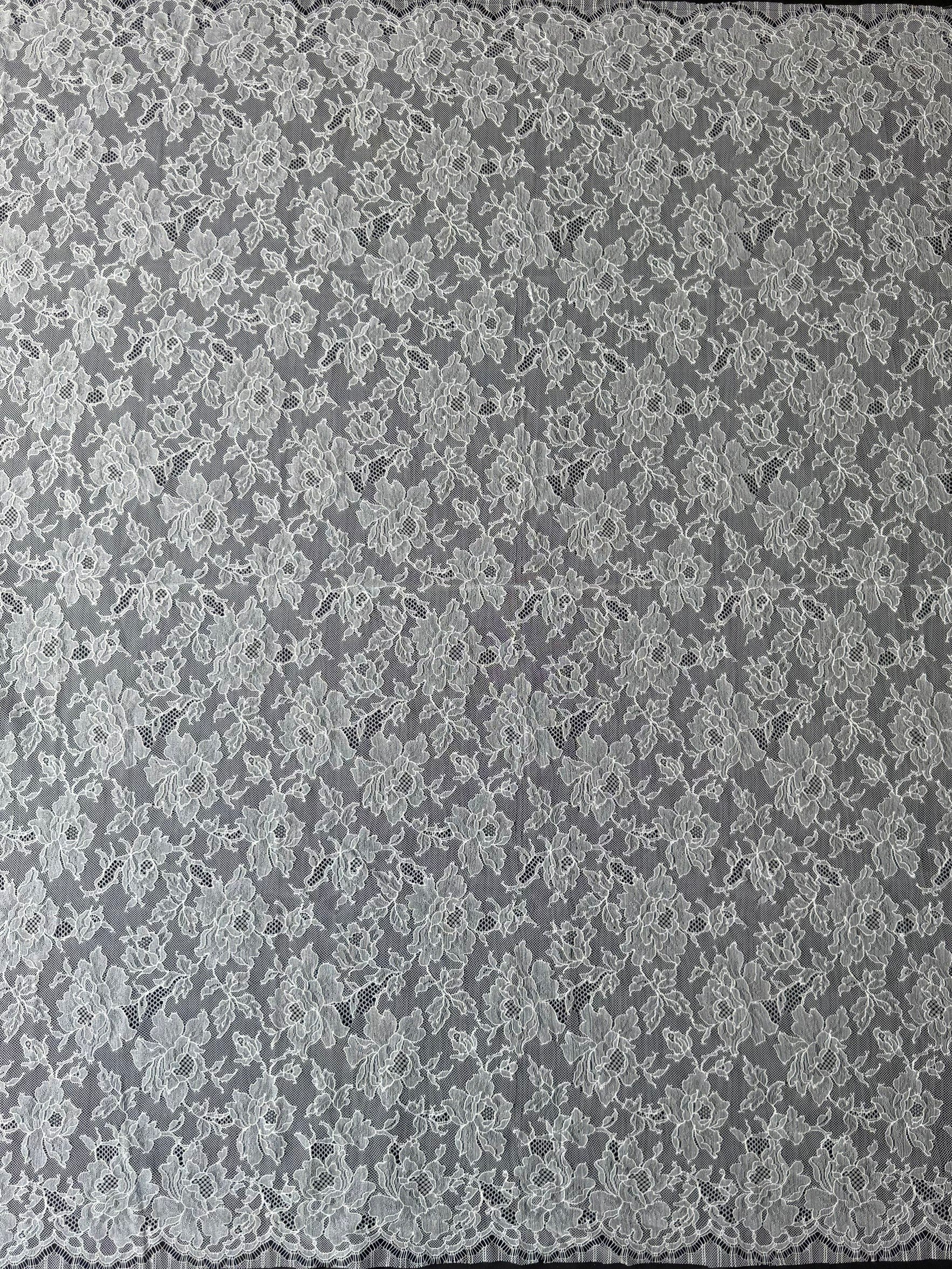 Elfenbein Chantilly-Spitze - P177
