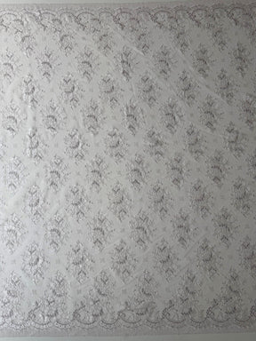 Altrosa & silberne Chantilly-Spitze - P186