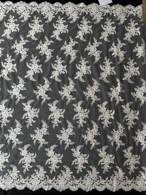Elfenbeinfarbene Kordelstickerei - P233