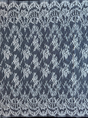 Elfenbeinfarbene Chantilly-Spitze - P302