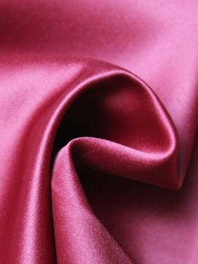 Ruby Duchess-Satin aus Polyester – Scenery (P40)