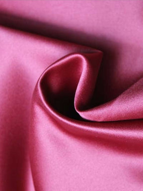 Ruby Duchess-Satin aus Polyester – Scenery (P40)