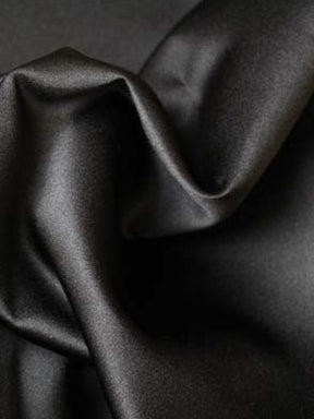 Schwarzer Polyester-Duchess-Satin - P42